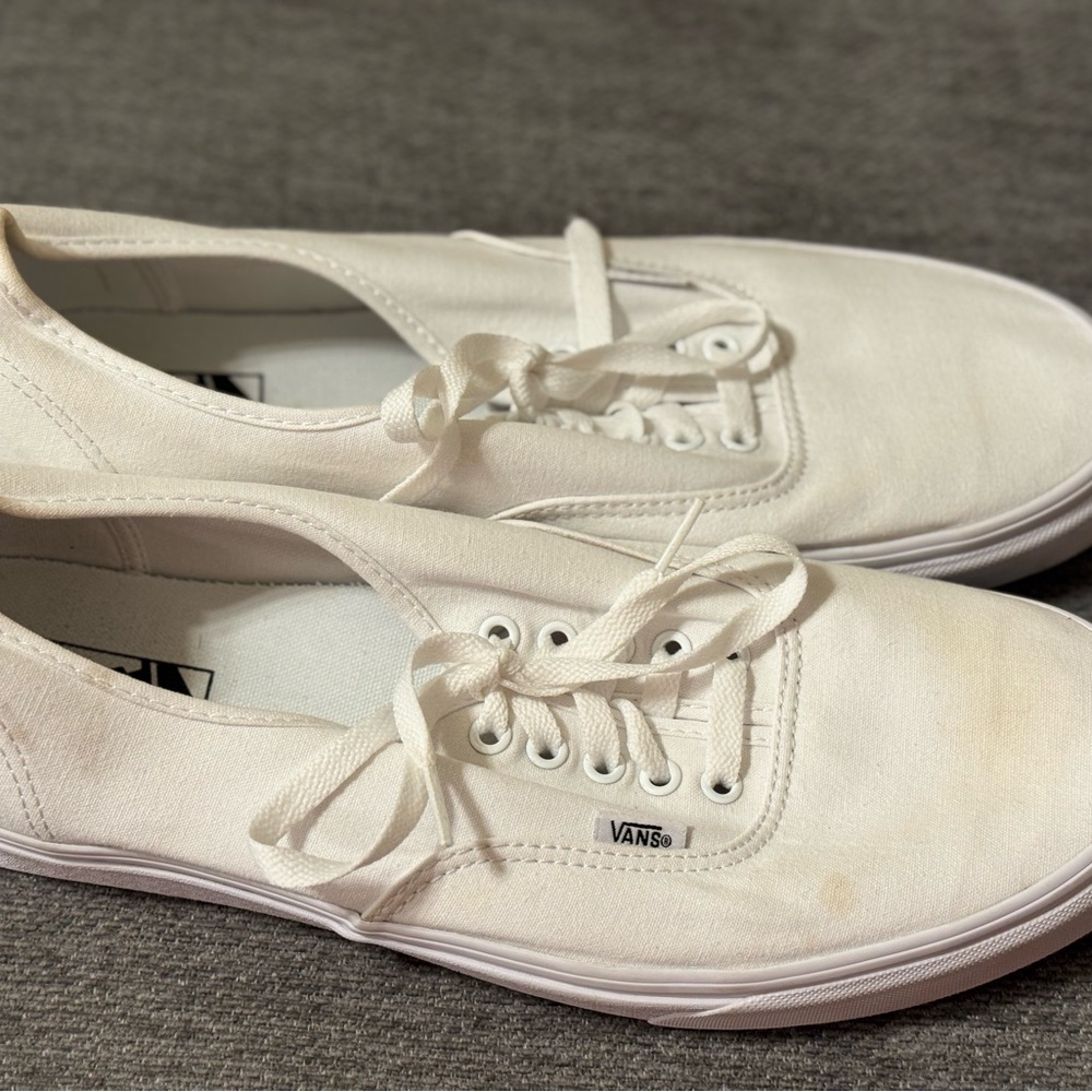 Vans Classic White Lace-Up Shoes - Picture 2 of 6
